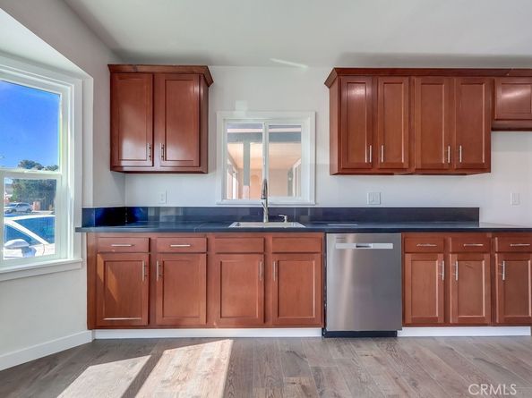 521 W 98th, Los Angeles CA 90044