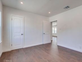 521 W 98th, Los Angeles CA 90044