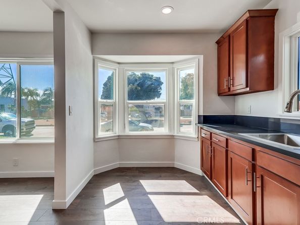 521 W 98th, Los Angeles CA 90044