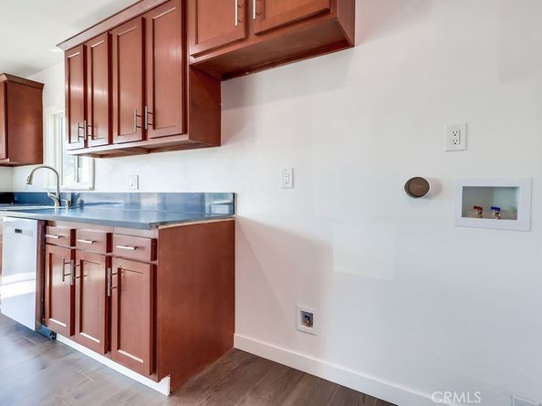 521 W 98th, Los Angeles CA 90044