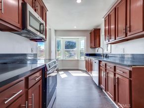 521 W 98th, Los Angeles CA 90044