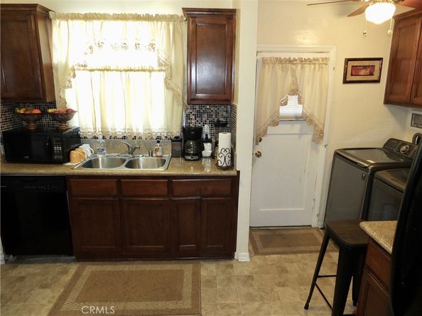 8912 Mettler, Los Angeles CA 90003