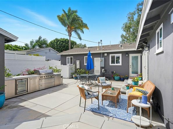 2236 Albury Avenue, Long Beach CA 90815