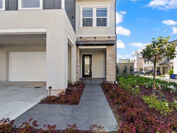 200 Newton, Lake Forest CA 92630