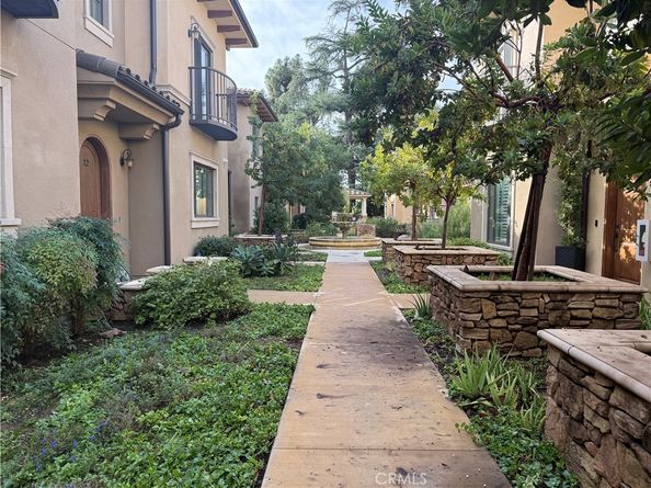 158 S Sierra Madre Boulevard 11, Pasadena CA 91107