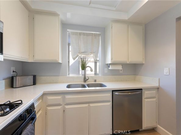 3845 Farquhar Unit 305, Los Alamitos CA 90720