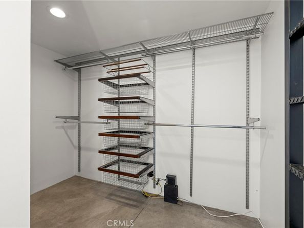 100 W 5th Street 8D, Long Beach CA 90802