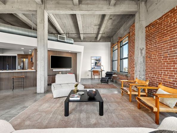 100 W 5th Street 8D, Long Beach CA 90802
