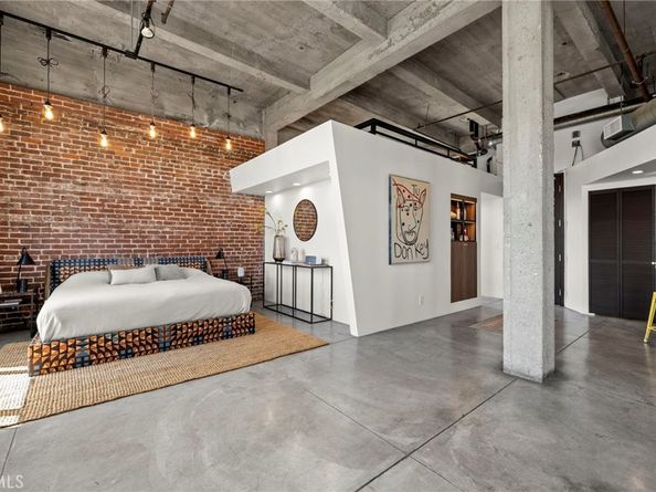 100 W 5th Street 8D, Long Beach CA 90802