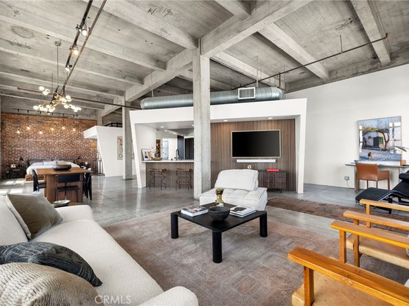 100 W 5th Street 8D, Long Beach CA 90802
