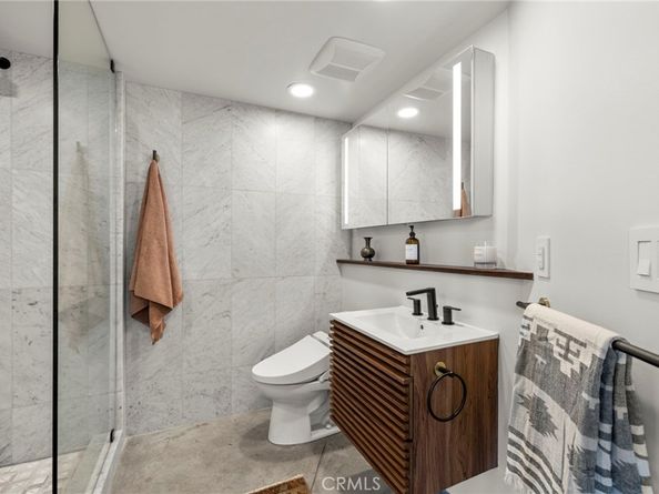 100 W 5th Street 8D, Long Beach CA 90802