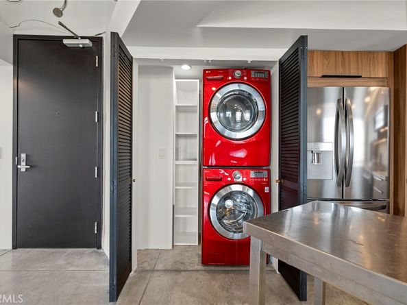 100 W 5th Street 8D, Long Beach CA 90802