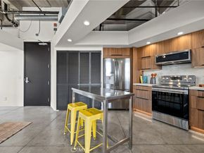 100 W 5th Street 8D, Long Beach CA 90802