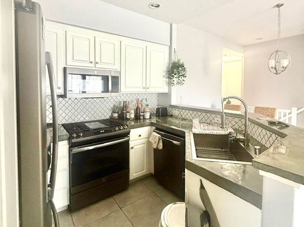 7577 Hazard Center Drive, San Diego CA 92108