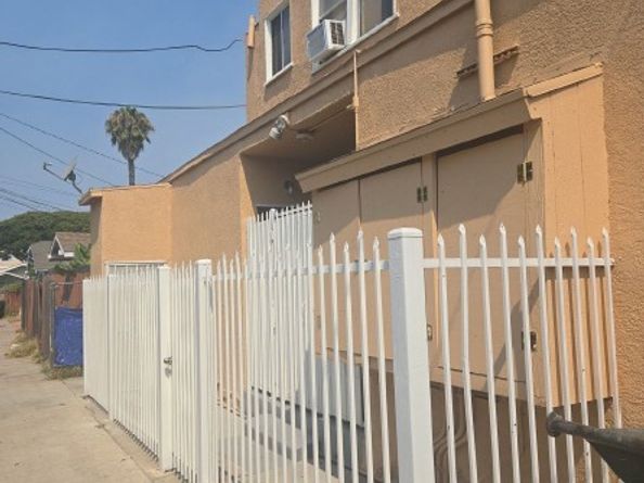 1222 E 10th Street, Long Beach CA 90813