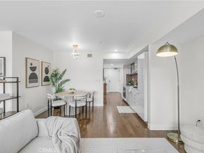 901 S Flower Street 402, Los Angeles CA 90015