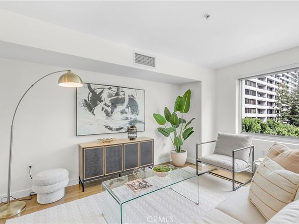 901 S Flower Street 402, Los Angeles CA 90015