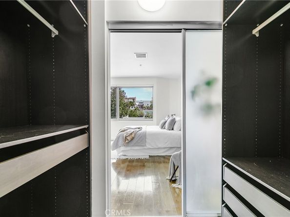 901 S Flower Street 402, Los Angeles CA 90015