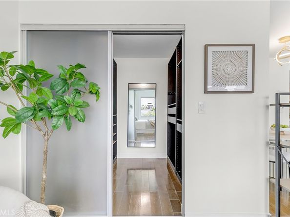901 S Flower Street 402, Los Angeles CA 90015