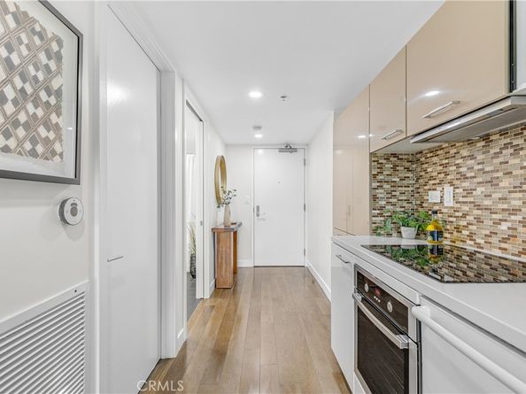 901 S Flower Street 402, Los Angeles CA 90015
