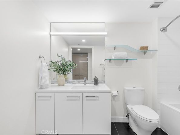 901 S Flower Street 402, Los Angeles CA 90015