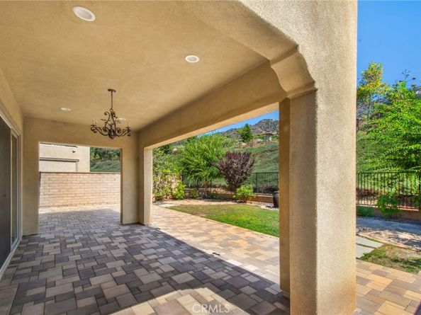 731 E Orange Blossom Way, Azusa CA 91702