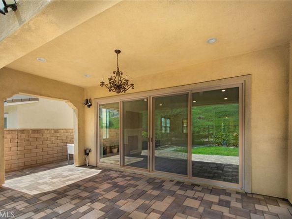 731 E Orange Blossom Way, Azusa CA 91702