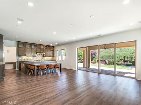 731 E Orange Blossom Way, Azusa CA 91702