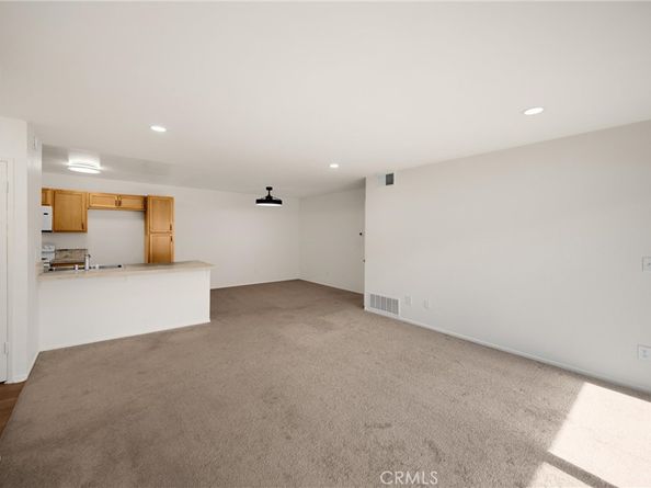 2521 W Sunflower Avenue R8, Santa Ana CA 92704