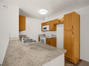 2521 W Sunflower Avenue R8, Santa Ana CA 92704