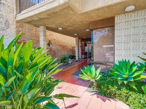 2015 E Broadway 402, Long Beach CA 90803