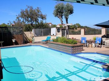 1349 Ridgeview Way