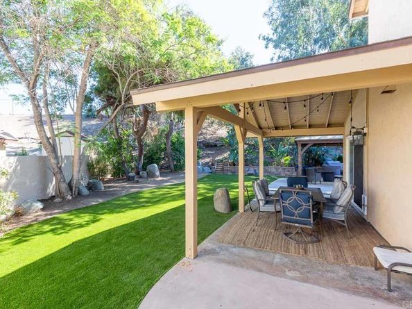 11061 Crystal Springs Rd, Santee CA 92071