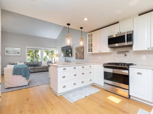 11061 Crystal Springs Rd, Santee CA 92071