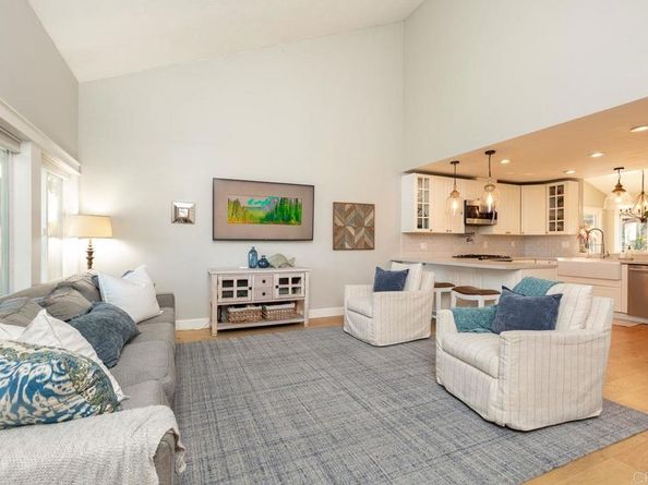 11061 Crystal Springs Rd, Santee CA 92071