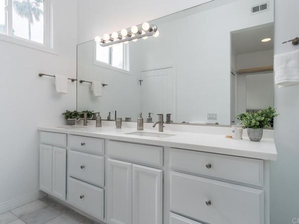 5050 Cahuenga Boulevard, North Hollywood CA 91601