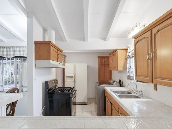 947 S Arizona Avenue, Los Angeles CA 90022