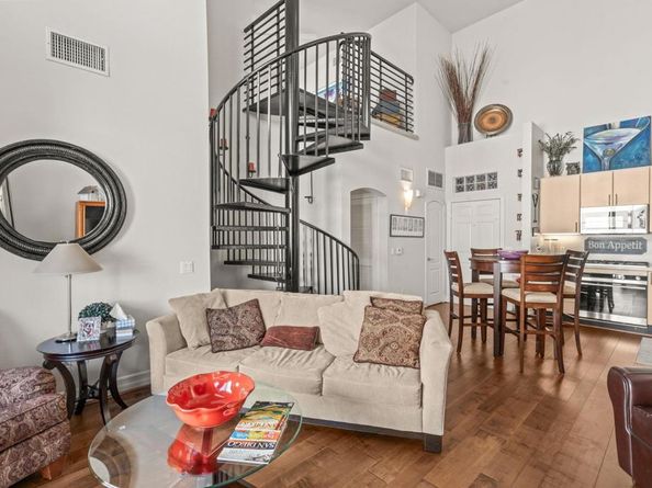 525 11th Avenue 1501, San Diego CA 92101