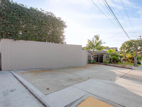 2451 Erie Street, San Diego CA 92110
