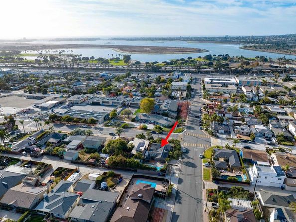 2451 Erie Street, San Diego CA 92110