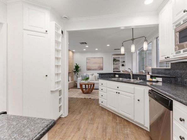 2451 Erie Street, San Diego CA 92110