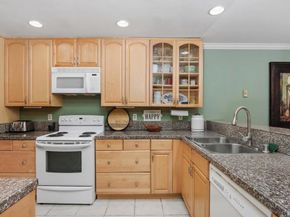 4020 Layang Layang Circle C, Carlsbad CA 92008