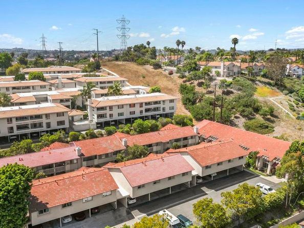 2352 Altisma Way 13, Carlsbad CA 92009