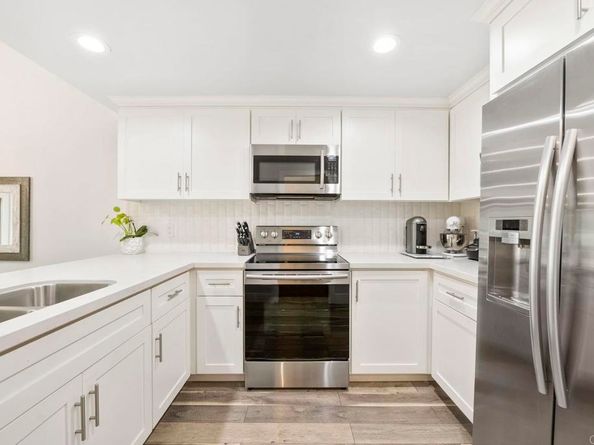 2352 Altisma Way 13, Carlsbad CA 92009