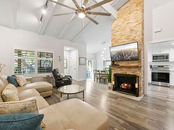 2352 Altisma Way