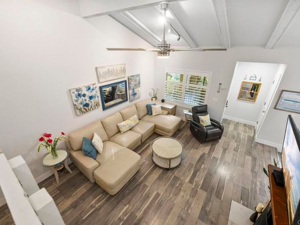 2352 Altisma Way 13, Carlsbad CA 92009
