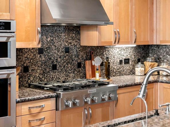 5470 La Jolla Boulevard H102, La Jolla CA 92037