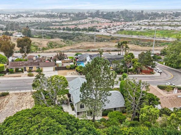 915 Lake Ridge Drive, San Marcos CA 92078