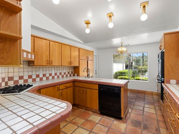 2731 Peet Lane, Escondido CA 92025