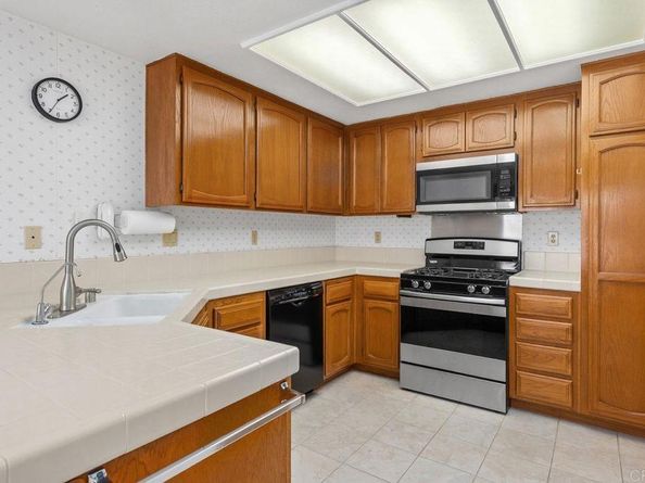 15662 Via Calanova, San Diego CA 92128